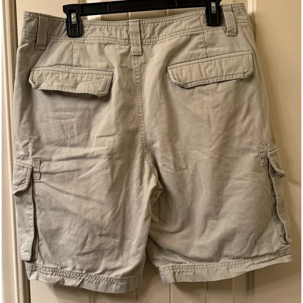 Eddie Bauer Men's Cargo Shorts Size 33 Beige Khaki 100% Cotton Canvas Outdoor